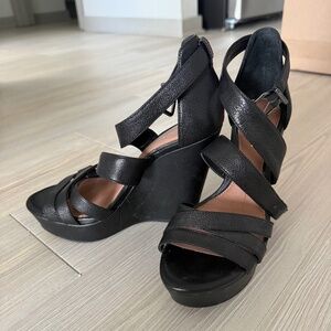 Black Wedges